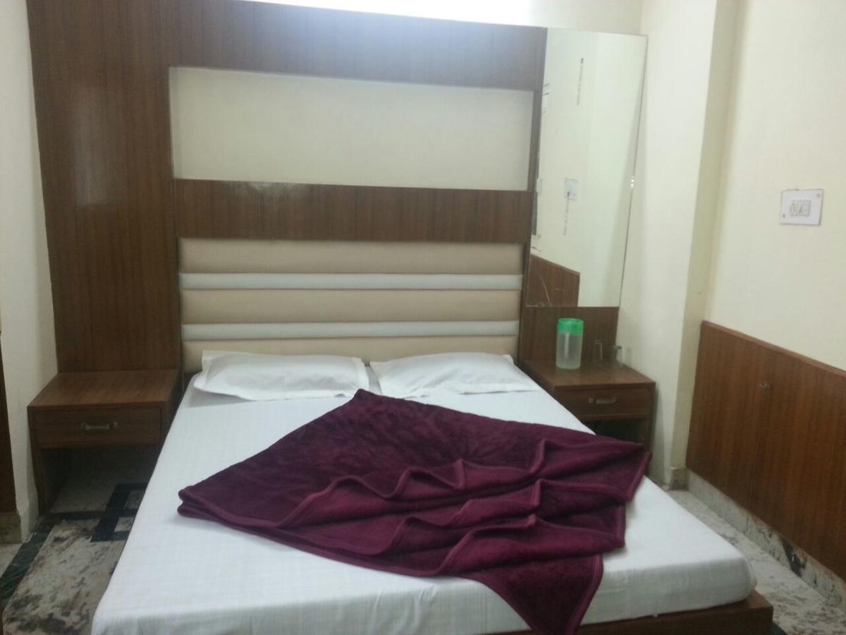 Silver Palace Hotel New Delhi Exterior foto