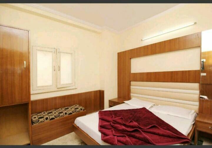 Silver Palace Hotel New Delhi Exterior foto