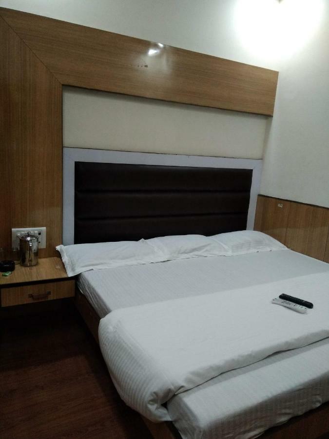Silver Palace Hotel New Delhi Exterior foto